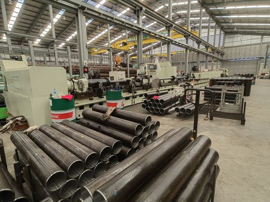 0.8 mm/r Ra 0.037 अल्ट्रा वाइड गाइड रेल डिजाइन के साथ स्कीविंग रोलर बर्नरिंग मशीन
