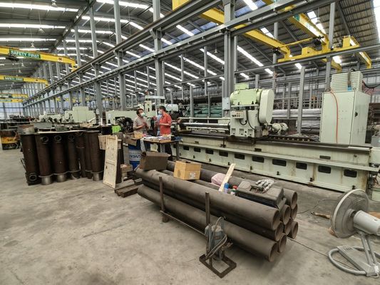 वर्कपीस/टूलिंग रोटेशन एसआरबी मशीन स्कीविंग एंड रोलर बर्नरिंग डिवाइस